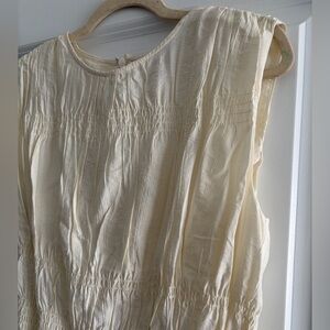 💜Cream ruched top with back zipper